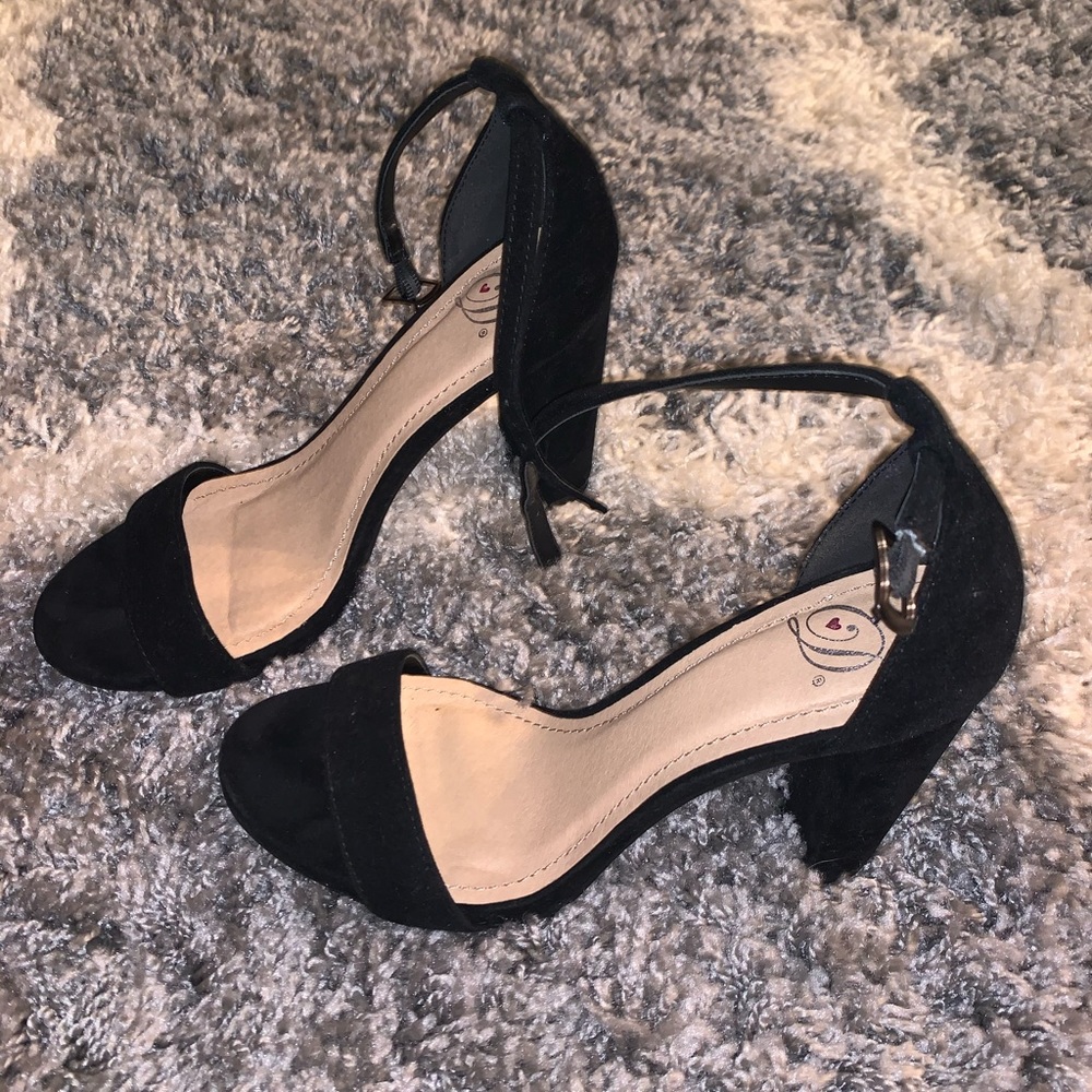 Black heeled sandals